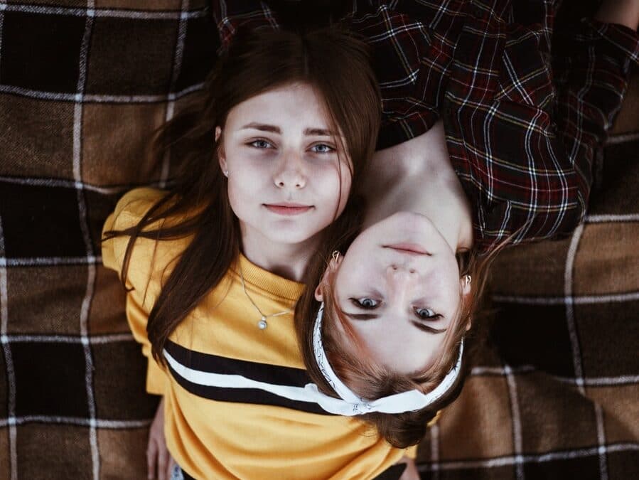 Two friends: such love